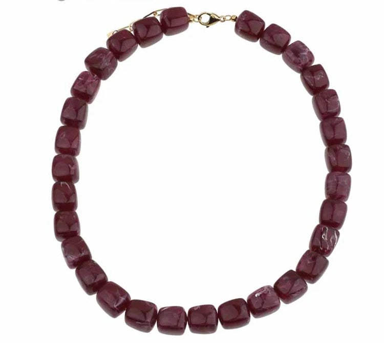 Necklace | Bold wine