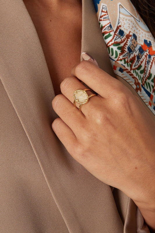 Ring | Statement beige oval