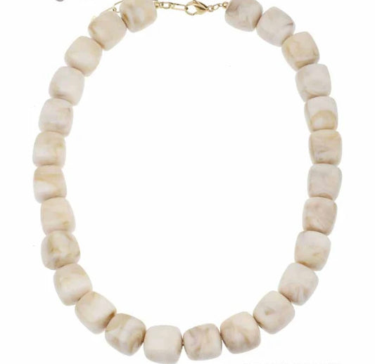 Necklace | Bold beige